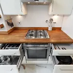 Elegant Oasis - 2 Bed - Garden - 65 Inch Tv & Netflix