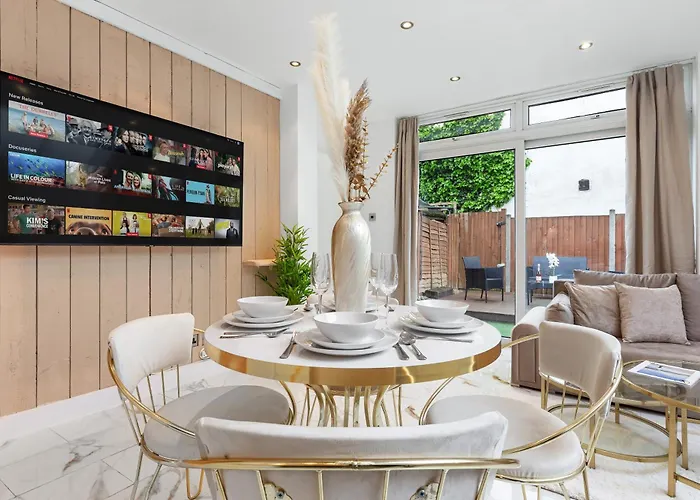 Elegant Oasis - 2 Bed - Garden - 65 Inch Tv & Netflix