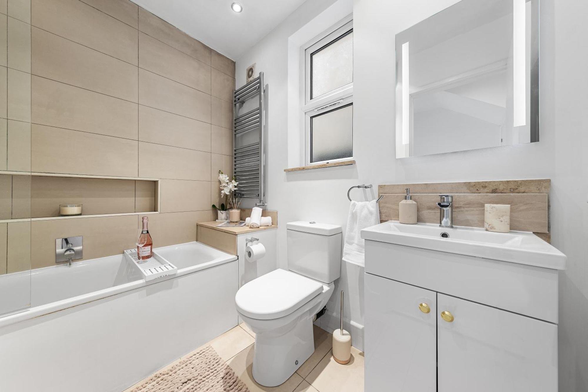 Appartamento Elegant Oasis - 2 Bed - Garden - 65 Inch Tv & Netflix Londra