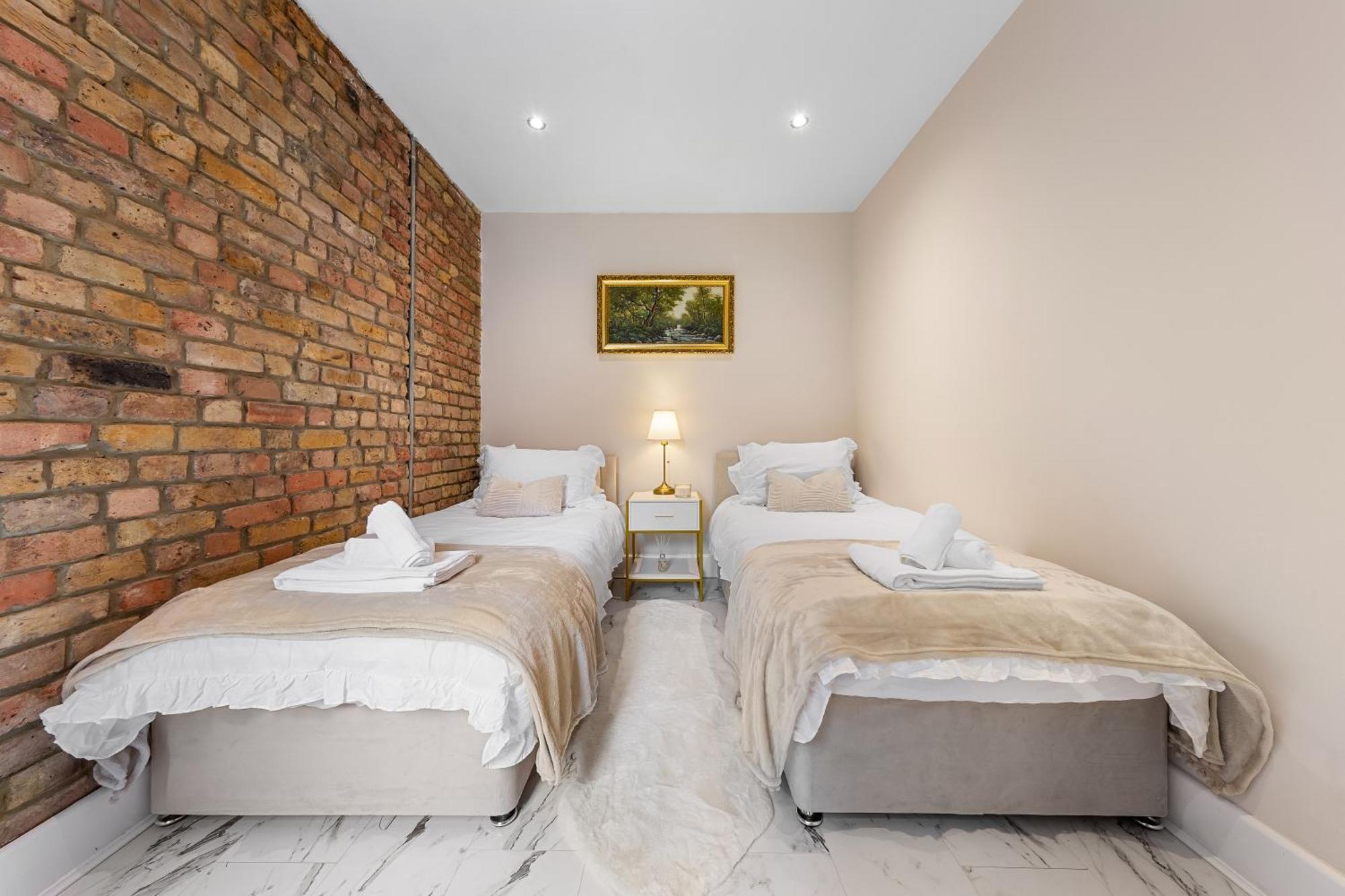 Appartamento Elegant Oasis - 2 Bed - Garden - 65 Inch Tv & Netflix *
