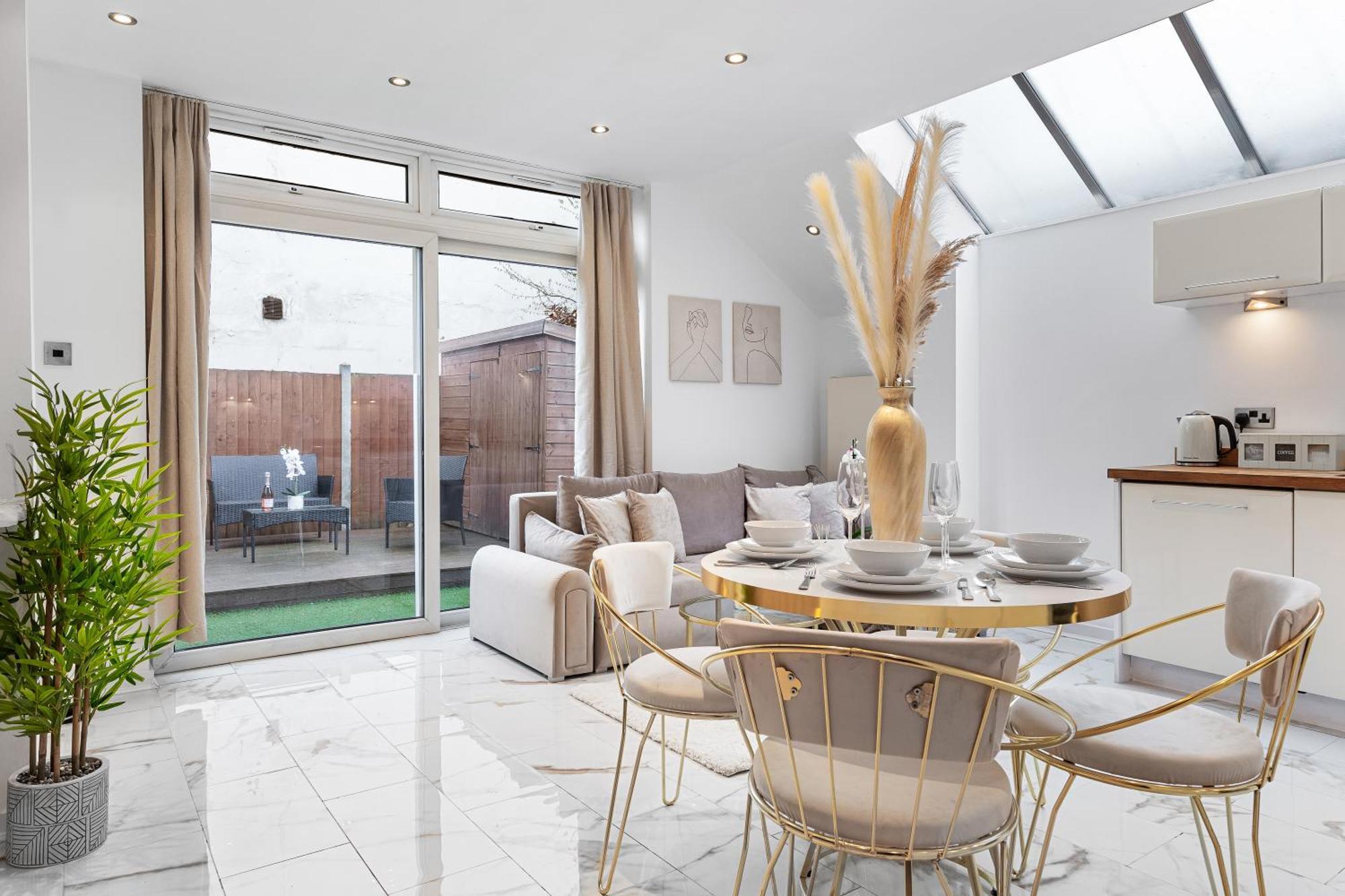 Appartamento Elegant Oasis - 2 Bed - Garden - 65 Inch Tv & Netflix Londra